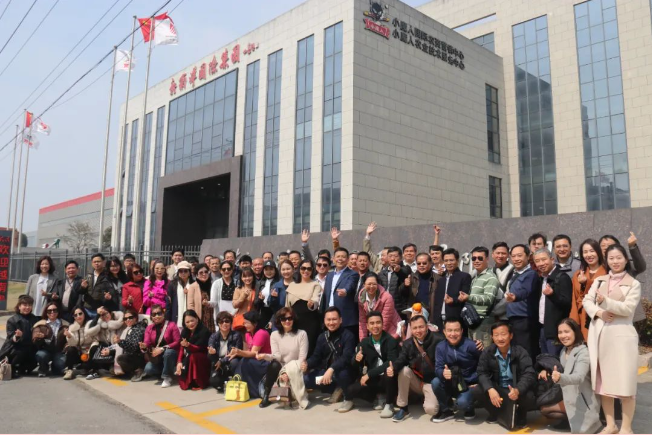 新加坡新南洋集团热烈欢迎越南核心客户莅临指导！